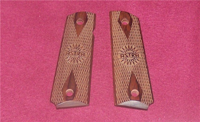 1911 FULSIZE ROSEWOOD GRIPS  WITH ASTRA LOGO-img-1