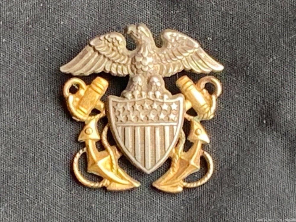 WWII US NAVY OFFICER INSIGNIA HAT CAP BADGE PINS-img-1