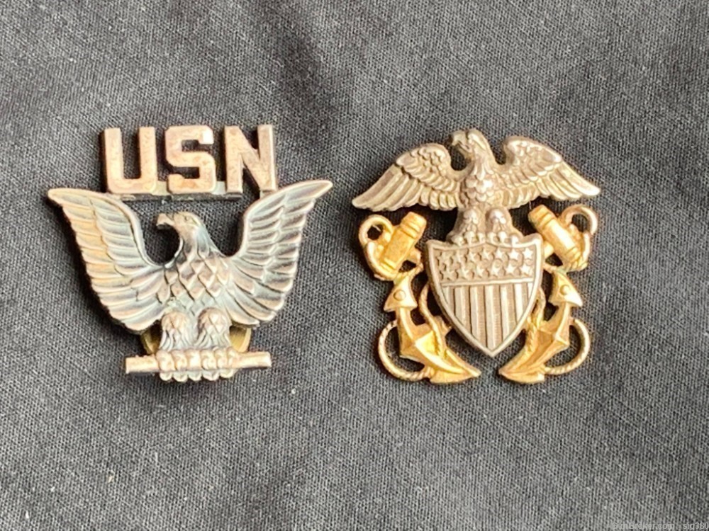 WWII US NAVY OFFICER INSIGNIA HAT CAP BADGE PINS-img-0