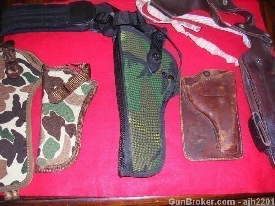 Lot of 5 holsters (Bianchi, Uncle Mike's, etc.)-img-0