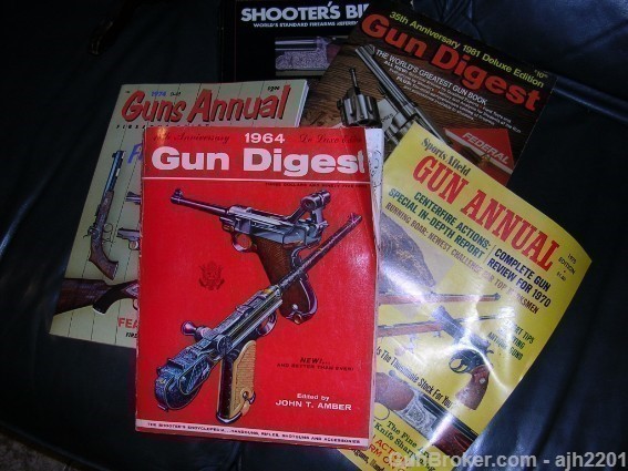 Lot of 5 Gun Books from the 1960's & 70's-img-5
