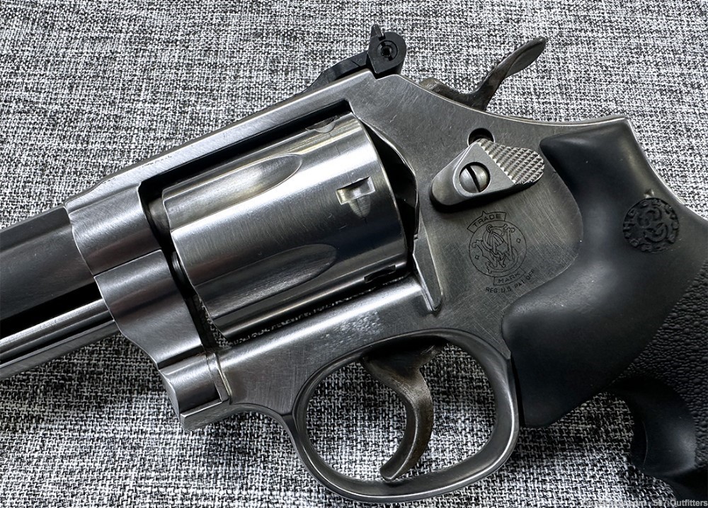 Smith & Wesson 617-5-img-5