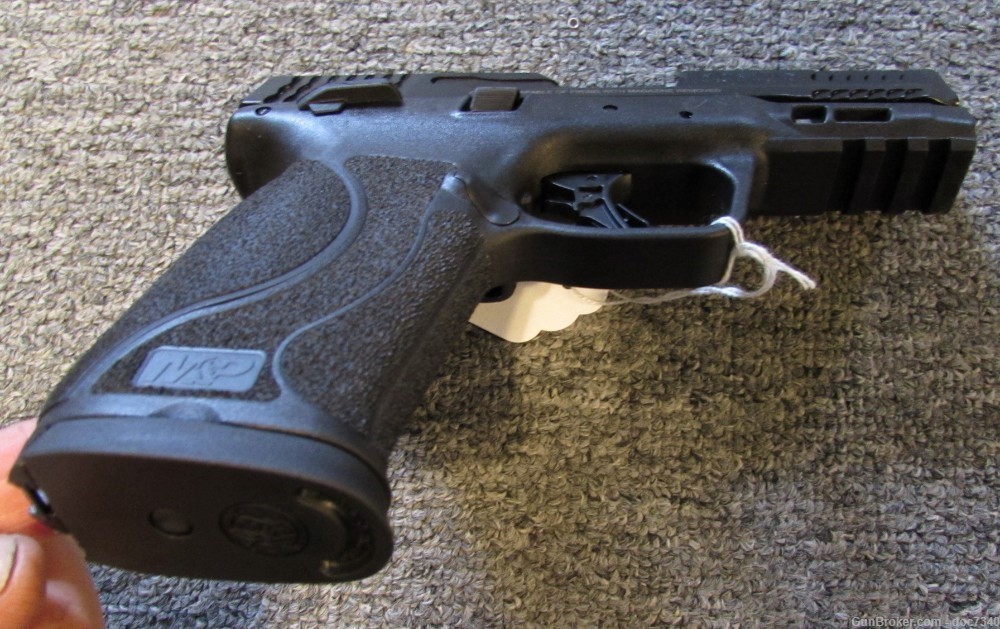 Smith & Wesson M&P 2.0 10 MM pistol-img-3