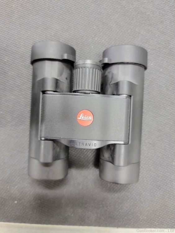 LEICA Ultravid 8x20 BR AquaDura Binocular-img-0