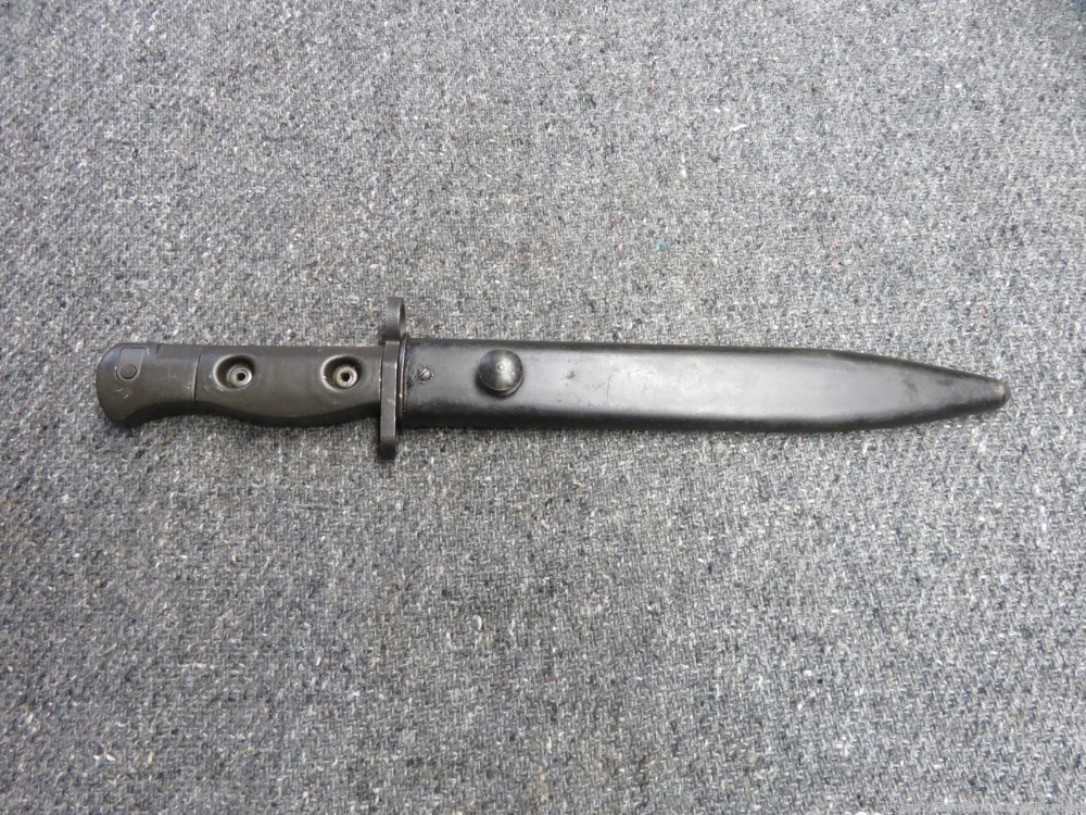 BRITISH L1A1 FAL BAYONET WITH SCABBARD (EXCELLENT CONDITION)-img-1