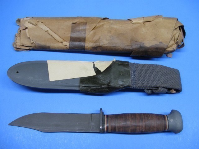 US WWII PAL MARK 1 NAVY FIGHTING KNIFE WITH SCABBARD UNISSUED IN WRAPPER-img-1