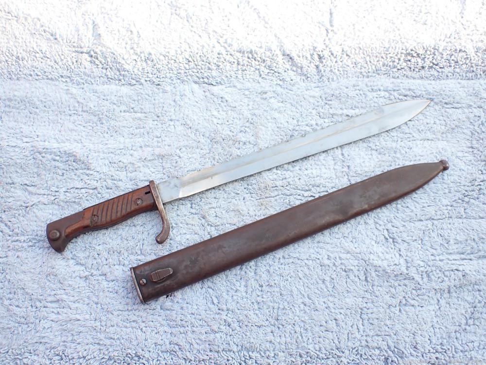 IMPERIAL GERMAN WWI BUTCHER SAW BACK BLADE BAYONET WITH SCABBARD DATED 1916-img-0