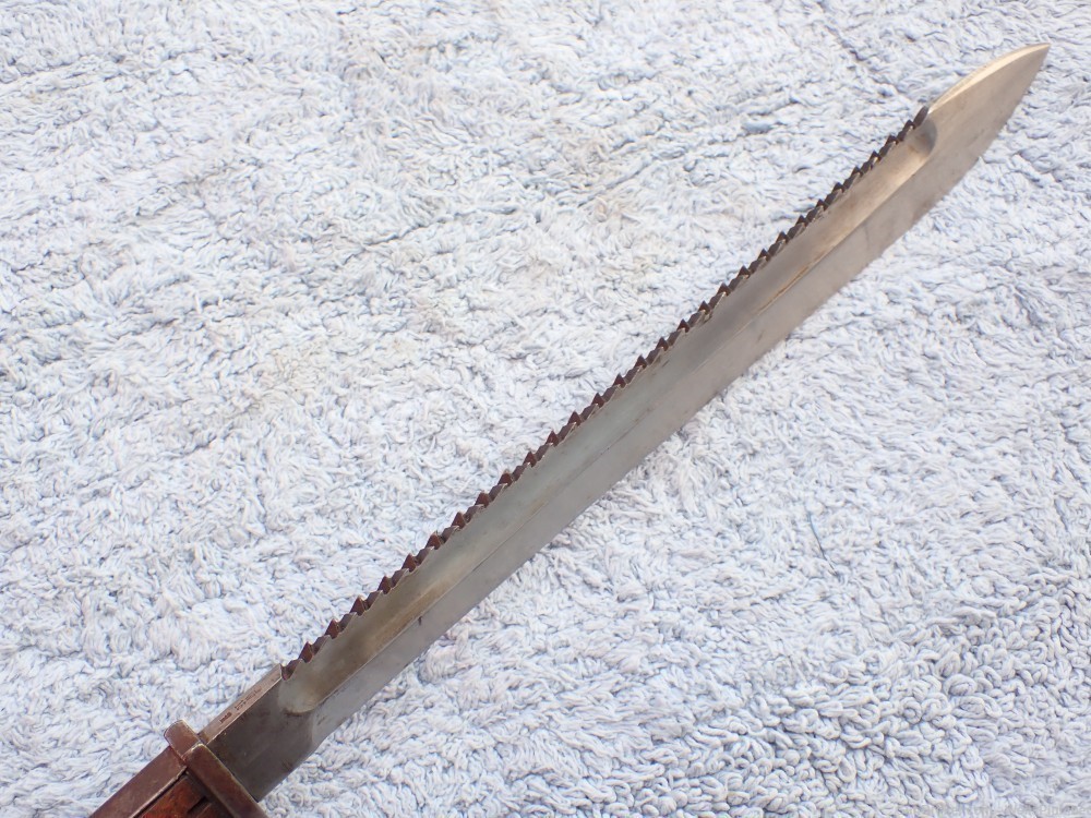 IMPERIAL GERMAN WWI BUTCHER SAW BACK BLADE BAYONET WITH SCABBARD DATED 1916-img-18