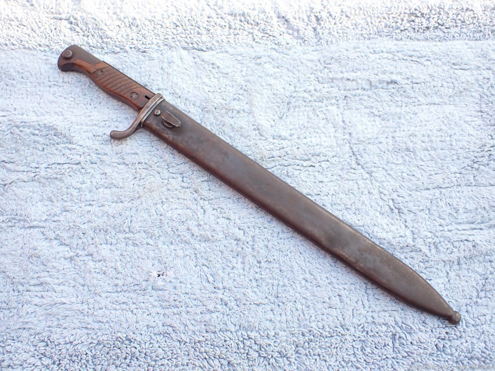 IMPERIAL GERMAN WWI BUTCHER SAW BACK BLADE BAYONET WITH SCABBARD DATED 1916-img-1