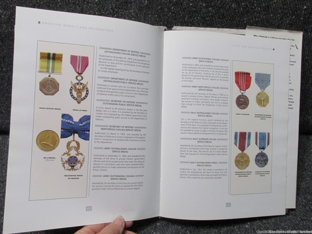 AMERICAN MILITARY INSIGNIA, MEDALS AND DECORATIONS BY FOWLER AND KERRIGAN -img-20