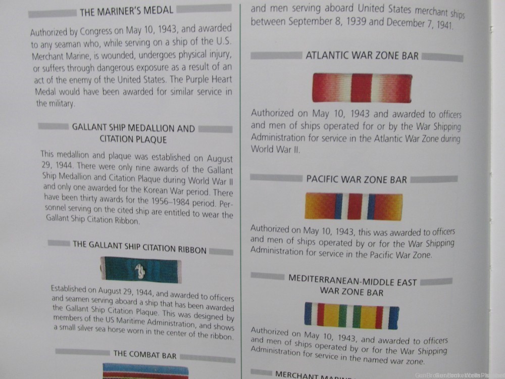 AMERICAN MILITARY INSIGNIA, MEDALS AND DECORATIONS BY FOWLER AND KERRIGAN -img-18