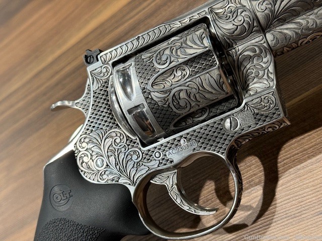 Colt Anaconda .44 Magnum Revolver 8" With Full Laser Engraving-img-7