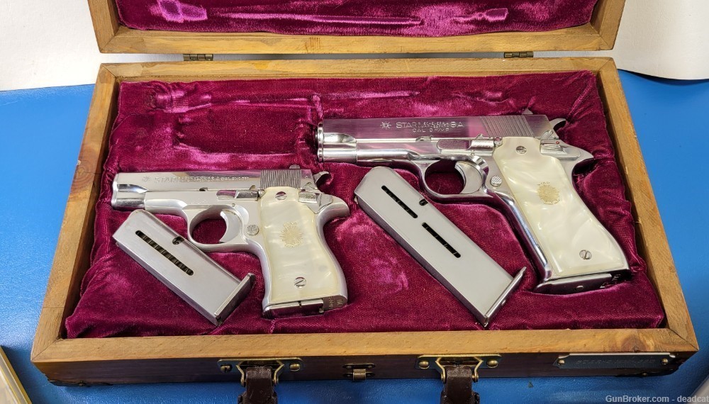 Spectacular Set of 2 Star Pistols BM & DK in Display Case + Original Boxes -img-1