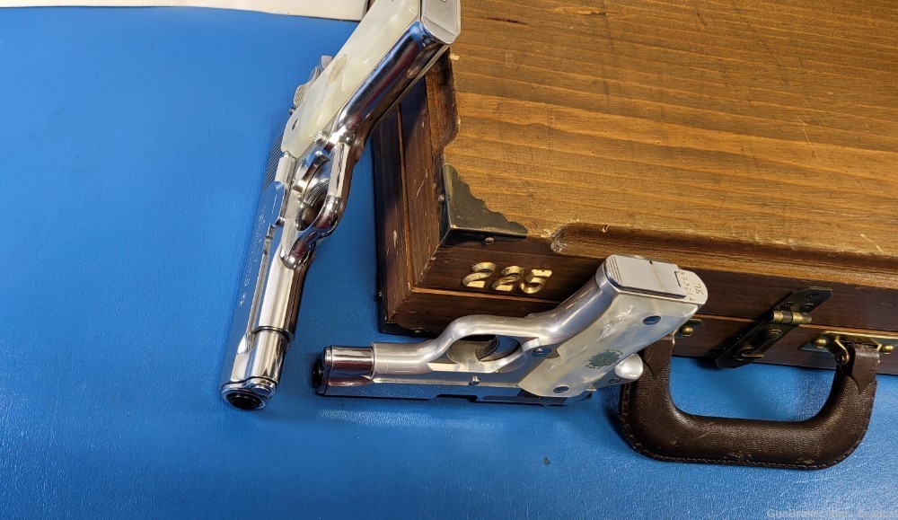 Spectacular Set of 2 Star Pistols BM & DK in Display Case + Original Boxes -img-17