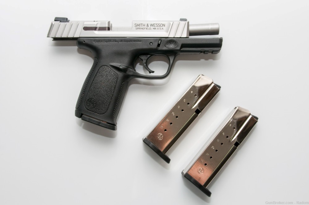 Smith & Wesson SD 40 VE | .40 Caliber | Two Tone-img-3