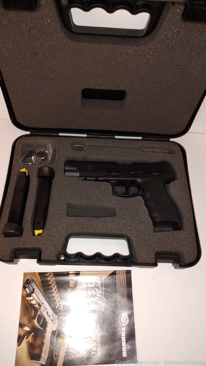 New Old Stock Taurus Tactical PT 24/7 OSS DS 9mm 17 rds 1-247OSS9B-17-img-0