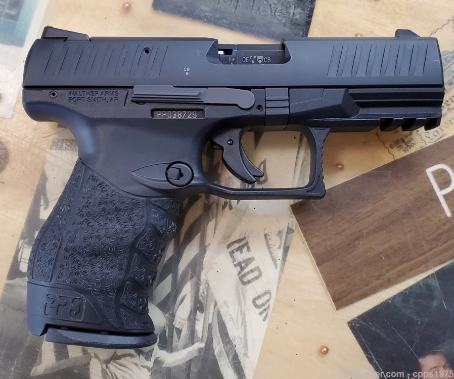 Walther PPQ M2 BLK 22LR 12+1 Germany w/case & extra mag-img-7