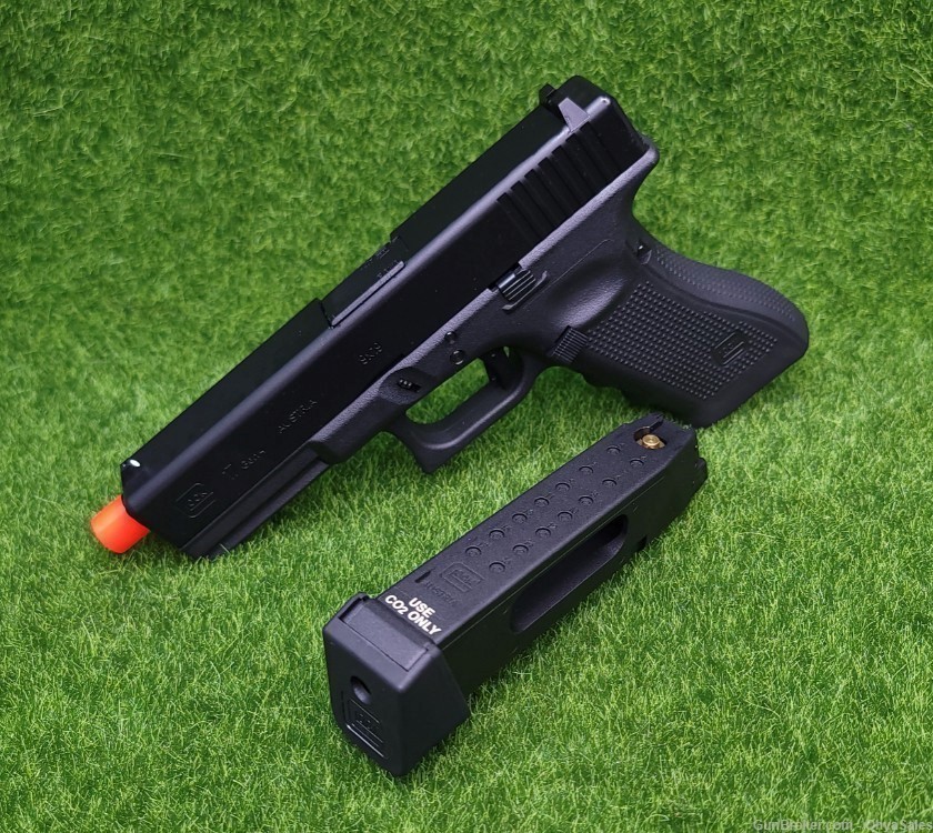 Umarex Glock 17 Gen 4 6mm CO2 Semi-Auto Airsoft Pistol, 23 Rounds - 2276318-img-1
