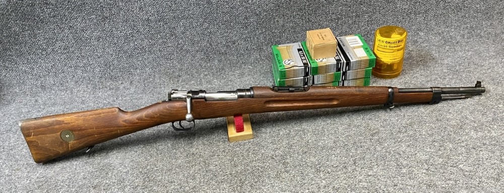 Swedish Mauser M38 Carbine Husqvarna 1941 nice matching ammo dies clips -img-1