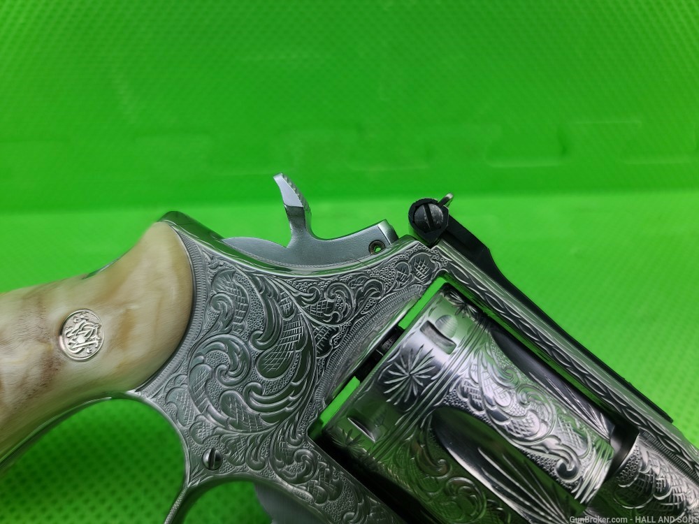 Smith & Wesson 686 ( 686-4 ) 357 MAG STAINLESS 2 1/2" FULLY HAND ENGRAVED -img-4