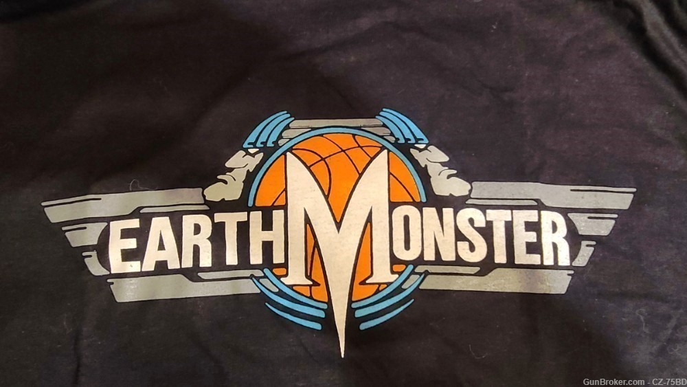 T-shirt Circa 1996 Unique Vintage. Earth Monster. Made in the USA-img-1