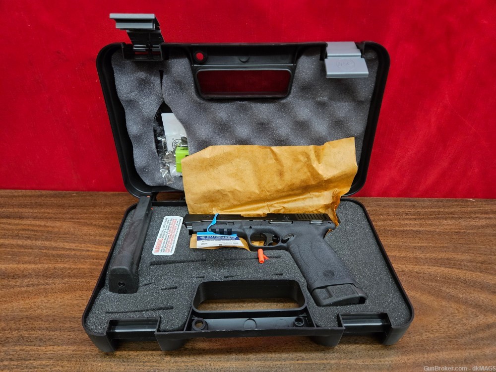 Smith & Wesson M&P 22 WRM Pistol 4.5in Barrel 30 Round .22Mag Magazines-img-31