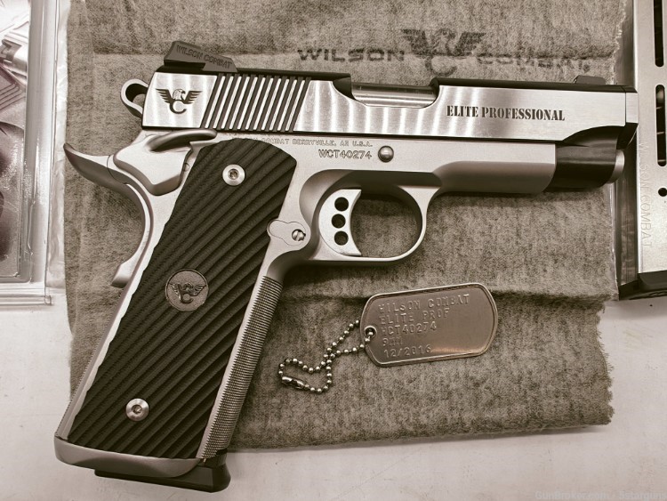 Wilson Combat Elite Professional 9mm Luger 2 Mags and Case-img-2
