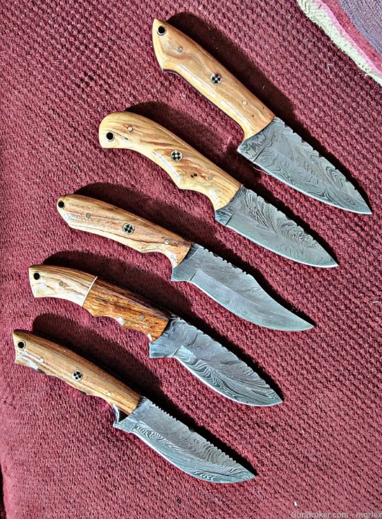 Damascus FULL TANG skinners. Rosewood or Olive wood -img-7