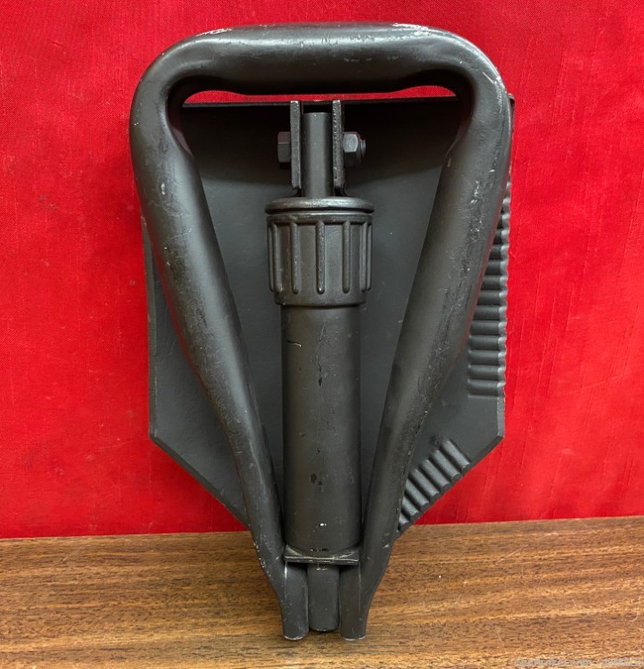 USGI Folding Entrenching Tool With Rubber Miltiary Surplus Carrier Case -img-1