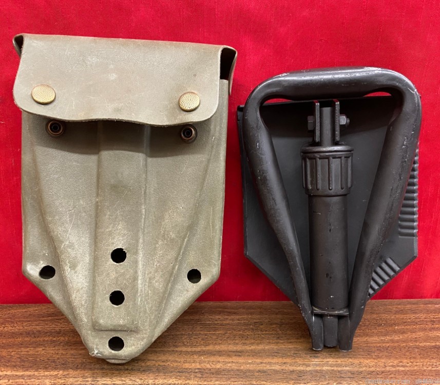 USGI Folding Entrenching Tool With Rubber Miltiary Surplus Carrier Case -img-0