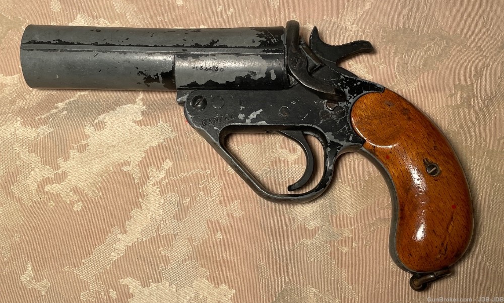 Antique WW II  Canadian Flare Gun-img-1