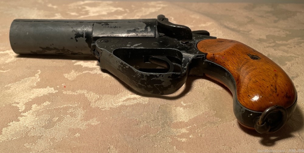 Antique WW II  Canadian Flare Gun-img-5
