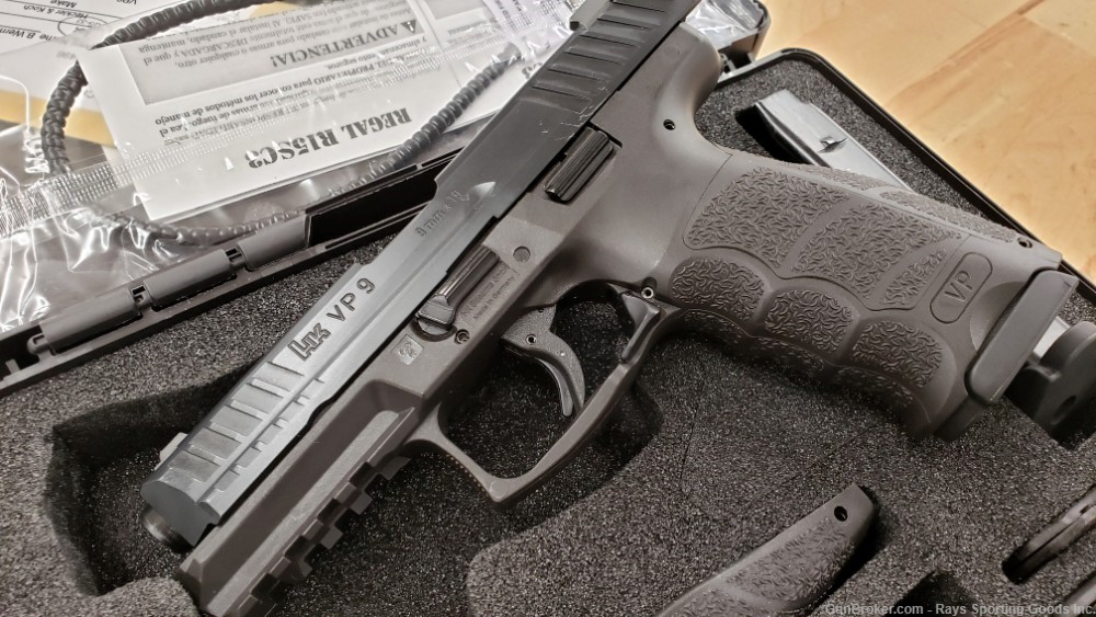 HK VP9 USED 9mm 4 magazines comes in box-img-4