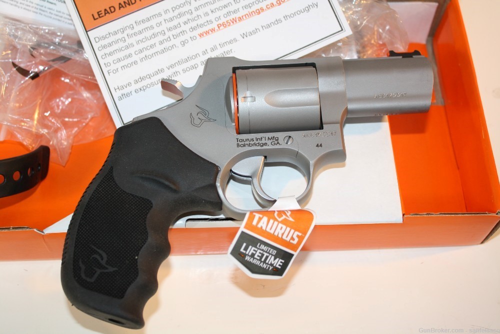 Taurus M44 Tracker, 5 shot revolver, in .44 magnum. RARE 2.5" barrel, NIB-img-1