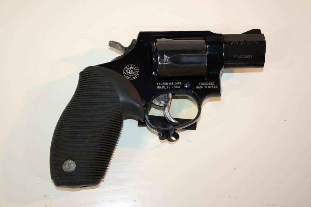 Taurus Ultra Lite revolver in 44 Special, EXCELLENT-img-1
