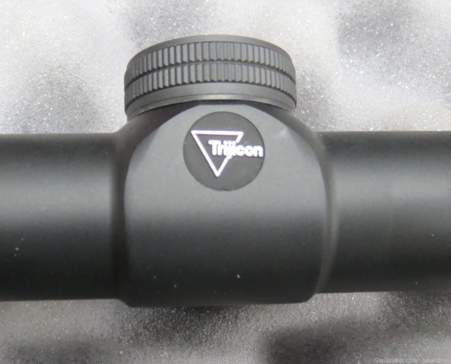 Trijicon AccuPoint 3-9x40, Standard w/Green Dot Reticle TR20-1G, used-img-4