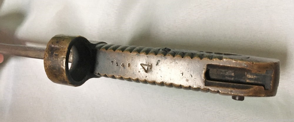 Bayonet, unmarked, Mississippi rifle type, with scabbard Civil War-img-11