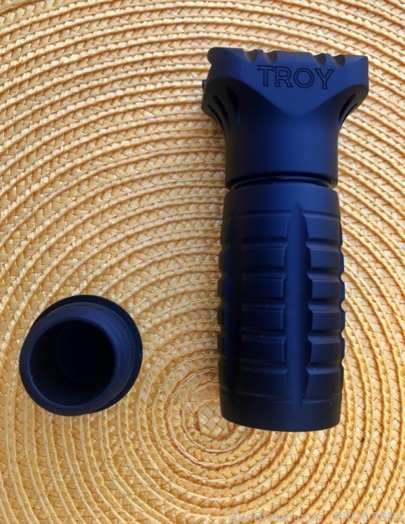 TROY INDUSTRIES CQB BLACK ALUMINUM VERTICAL FOREND GRIP NEW UNBOXED-img-1