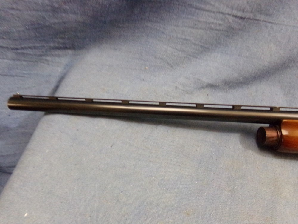 Remington 1100, 12 ga vent rib, semi auto shotgun-img-17
