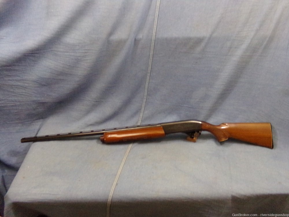 Remington 1100, 12 ga vent rib, semi auto shotgun-img-2