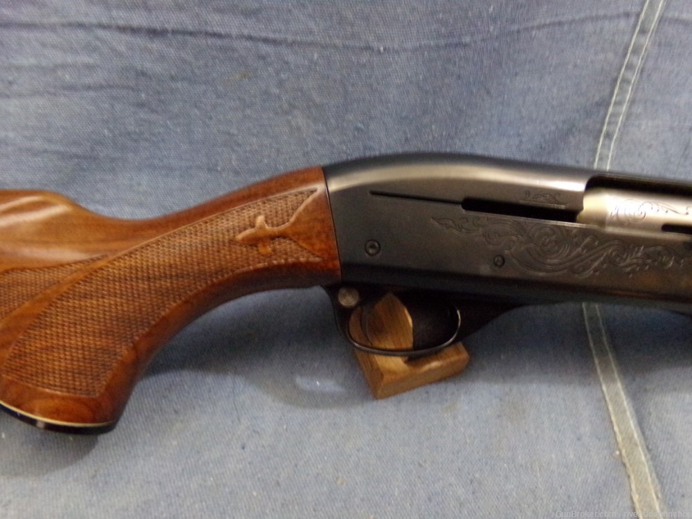 Remington 1100, 12 ga vent rib, semi auto shotgun-img-4