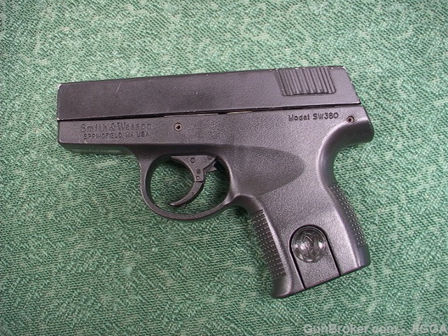 Smith and Wesson SW 380-img-1