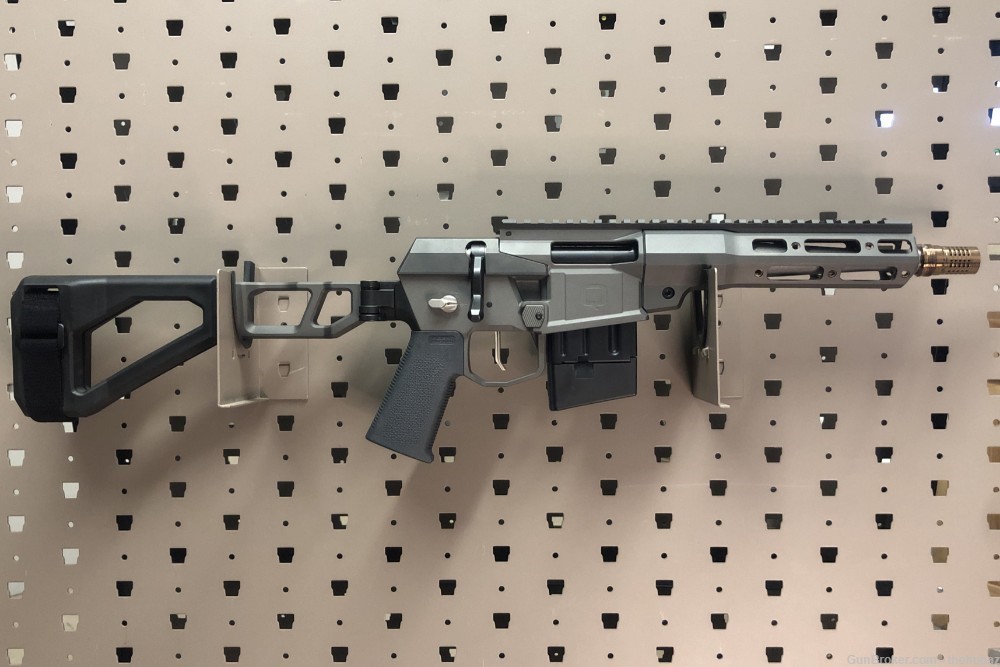 Q Mini Fix 8" Pistol 300 BLK-img-1