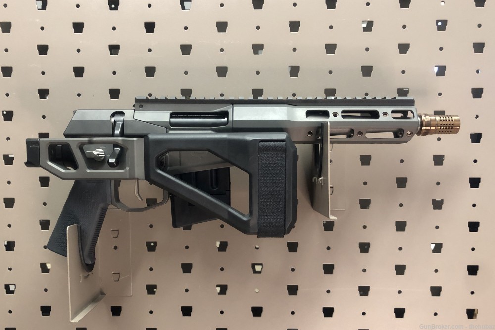 Q Mini Fix 8" Pistol 300 BLK-img-3