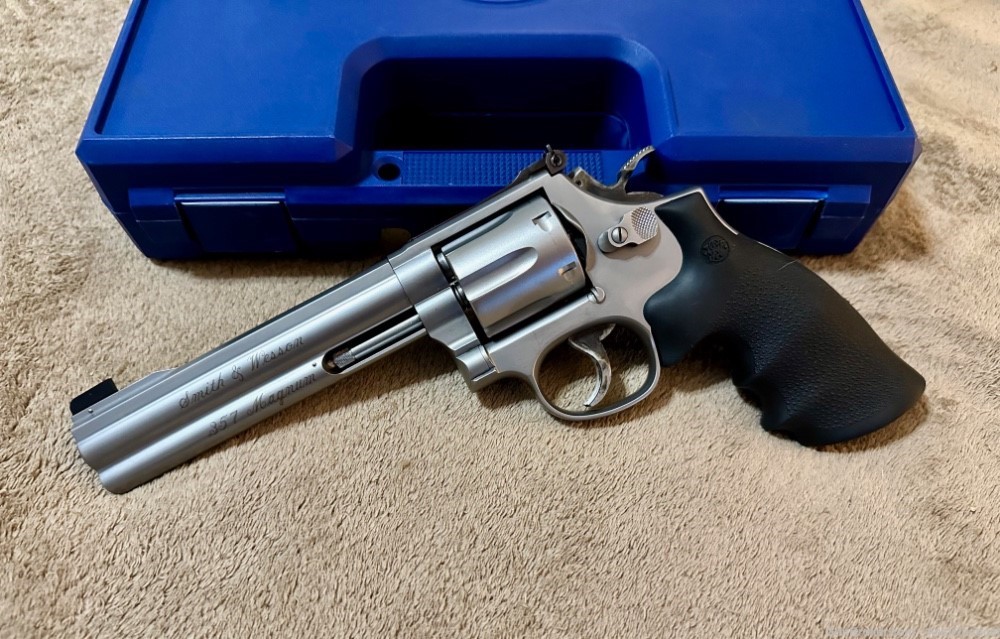 Smith & Wesson 686-4 Target Champion .357MAG w/S&W letter RARE!-img-0