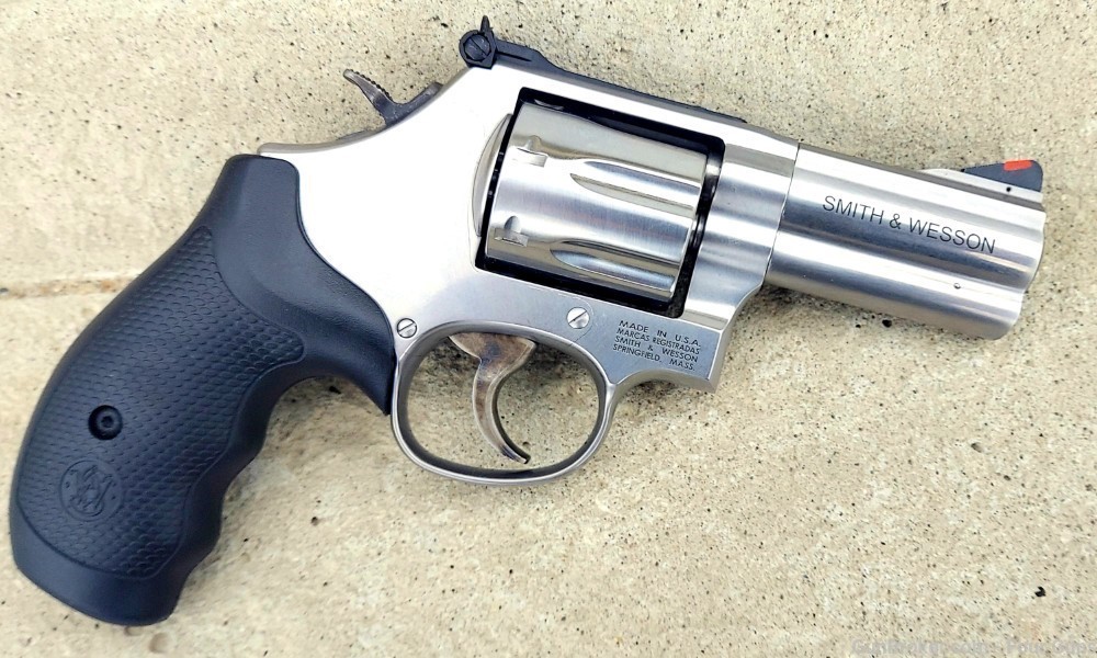 Smith & Wesson 686 Plus .357 Magnum SS Revolver 3" 164300-img-1