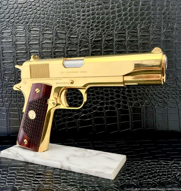 STUNNING AND CLASSY, GOLD Seattle Engraving Customs Colt 1911-img-1