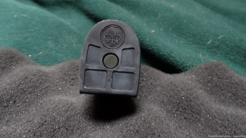 beretta factory magazine apx 15 round 9mm.  made in italy-img-3