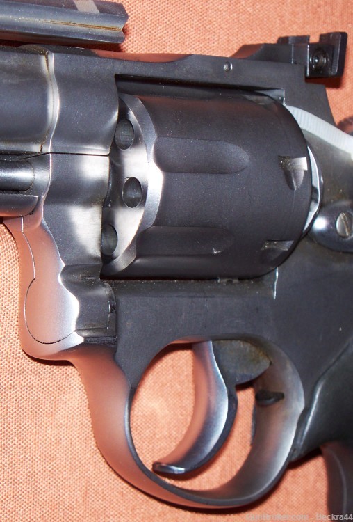 Taurus Stainless seven shot revolver in .218 Bee -img-2