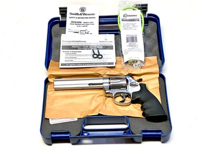 SMITH & WESSON  MODEL 686 PATRIDGE SIGHT 357 Magnum Revolver DISCONTINUED
